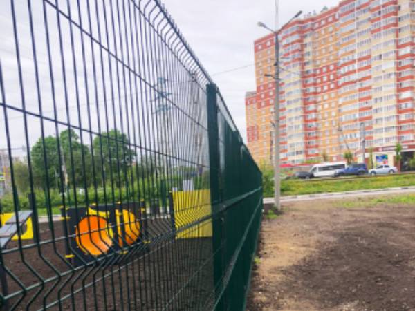Металлическая полимерная решетка из сетки Металлическая полимерная решетка из сетки